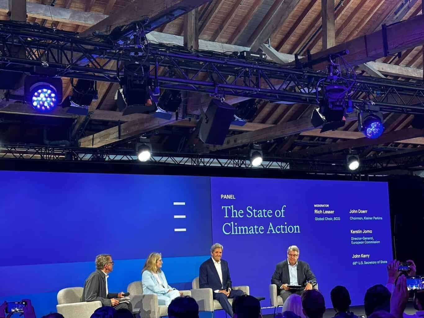 From l to r: john doerr, chairman of venture capital firm kleiner perkins; kerstin jorna, director-general of the european commission; john kerry, former u. S. Climate envoy and secretary of state; rich lesser, global chair of consultancy bcg.