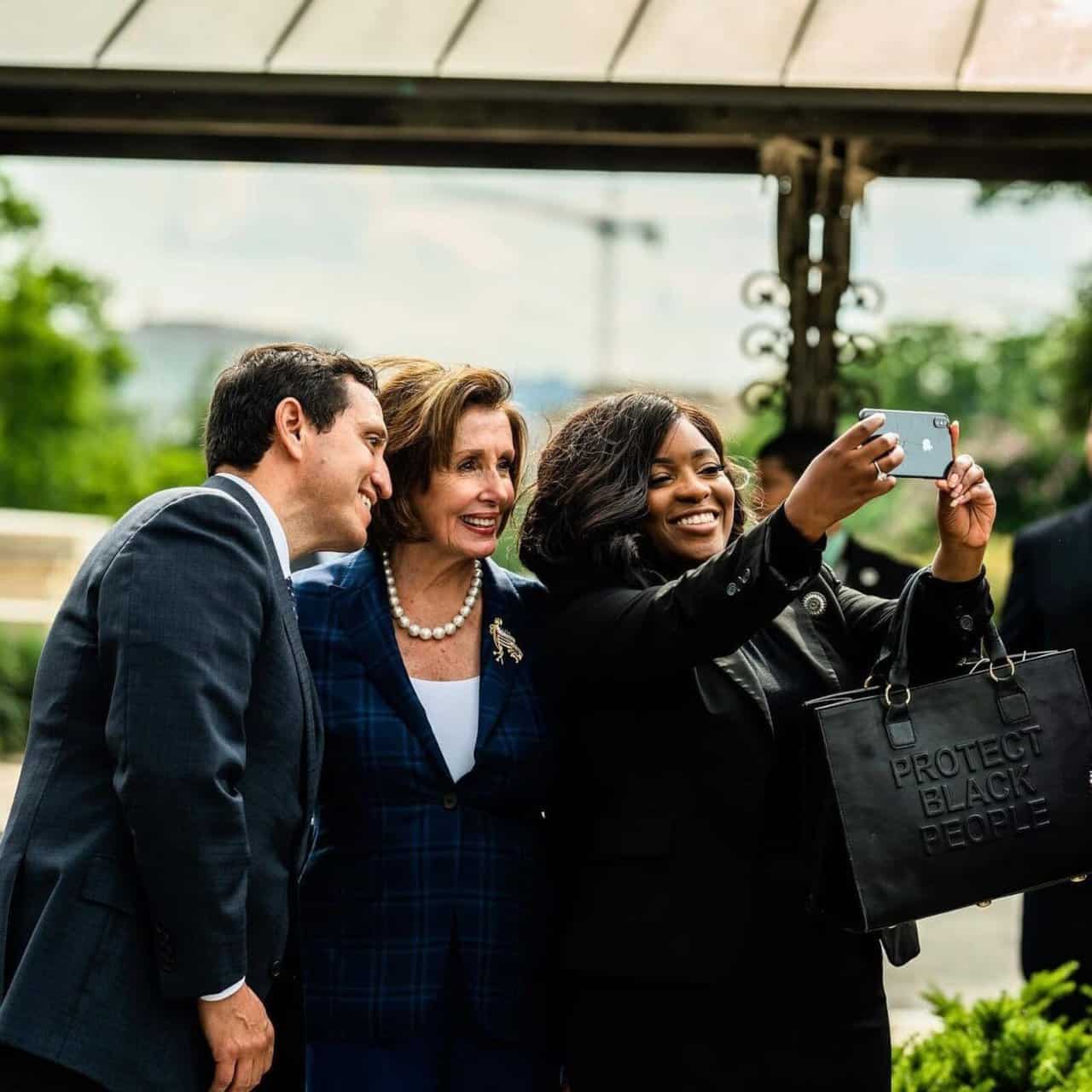 Jasmine crockett with nancy pelosi and fellow texas house democrat