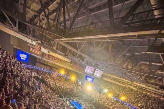 The crowd at the pennsylvania rally for the harris walz campaign.