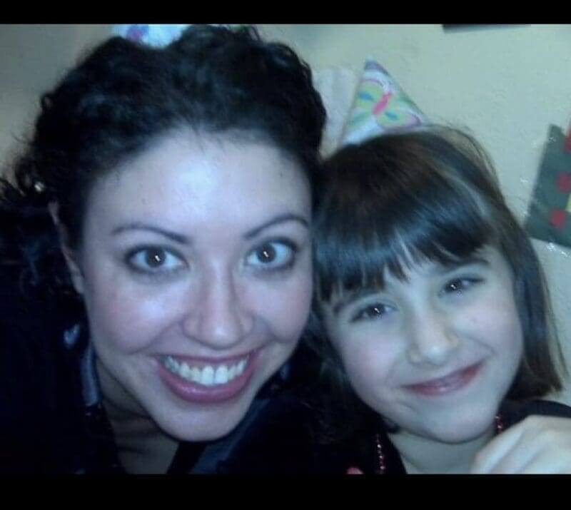 Resist H8 and her daughter at her birthday party.