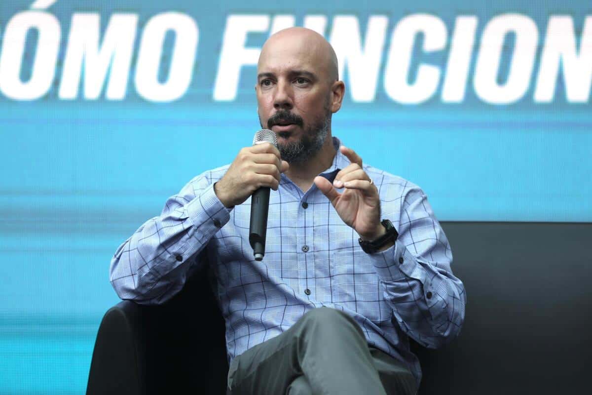Research in puerto rico Pablo A. Méndez Lázaro, professor and researcher at the UPR Medical Sciences Campus.