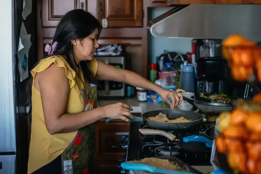 Yessenia ruano cooking lunch