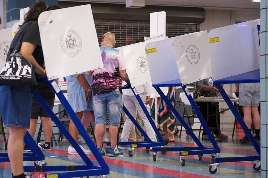 New yorkers casting their ballots in the democratic mayoral primary