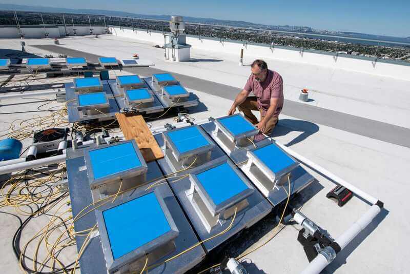 dark roof lobby5 Researcher testing radiative cooling film