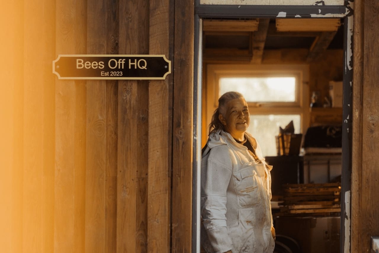 The woman who saves bees