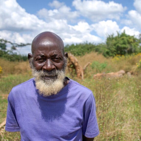 Kalusale resident with cloudy vision since the spill