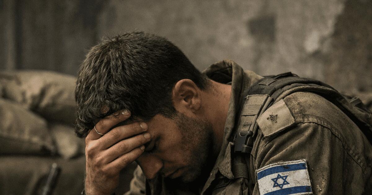 IDF soldier suicides. Depressed Israeli soldier