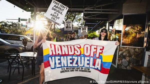 Protest in venezuela after the u. S. Bombings