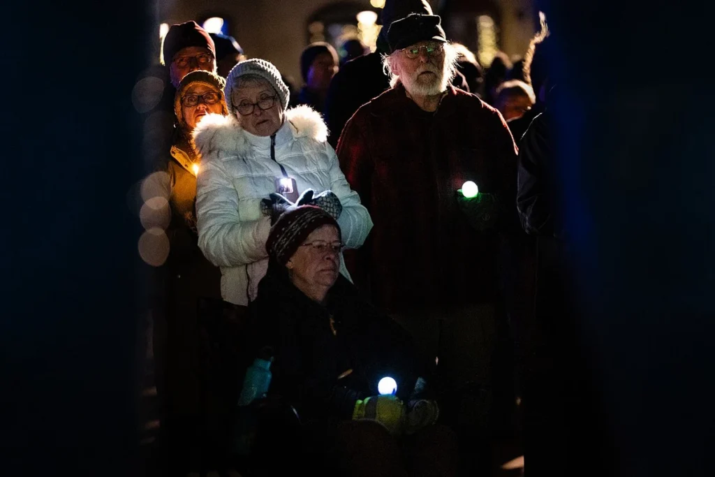 Acts of public grief candlelight vigil minnesota