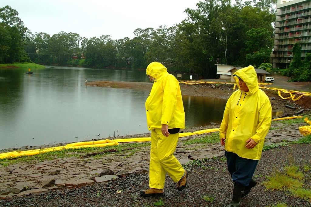 flooding in hawaii dam Flooding in hawaii with old dam owned by dole