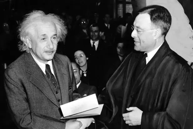 Albert Einstein becoming a naturalized citizen